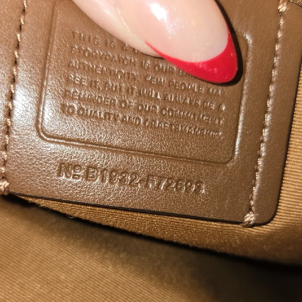 Coach Beige and White Signature Shoulder Bag - Picture 11 of 16